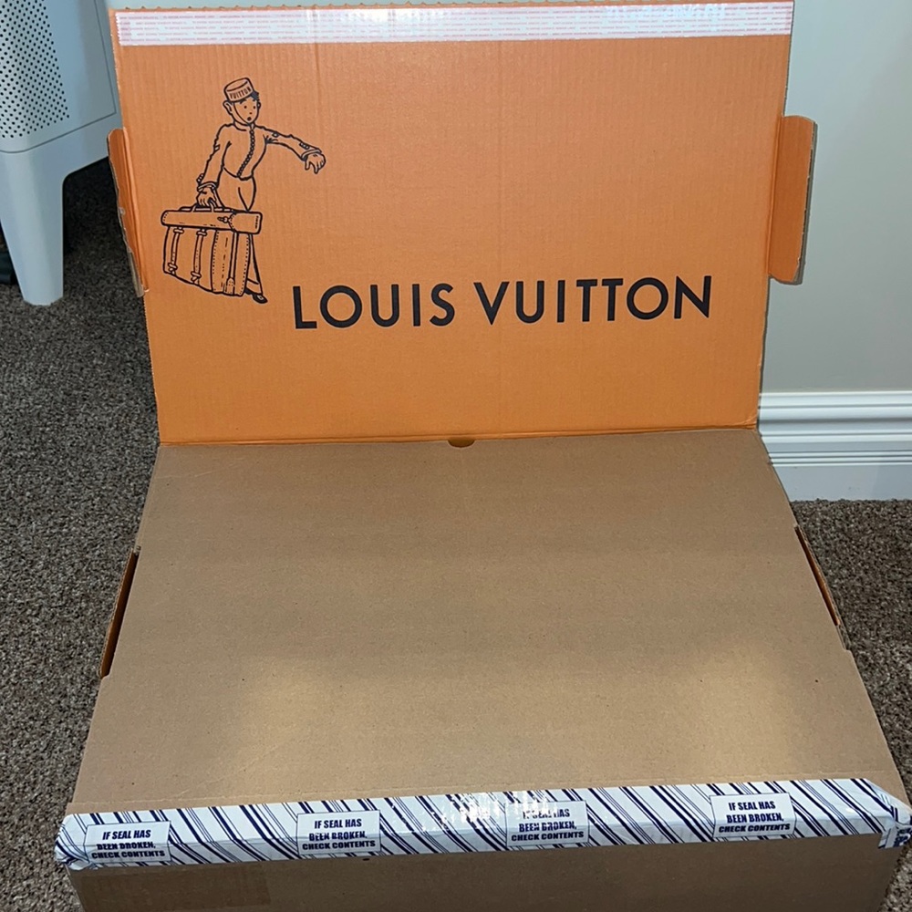 LV Shipping Box